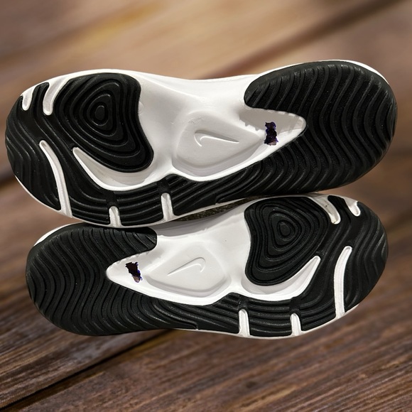 Women Nike Legend Essential 3 Next Nature Premium Training Sneakers, Size 11. - Picture 5 of 11